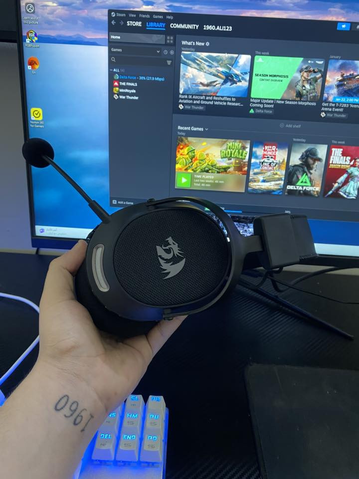 السلام عليكم pc  للبيع 
اعادة نشر اعتذر شباب جنت عارضها ب مليون وسعرها مو مال مليون هسه جددت سعرها 
مع الملحقات كاملة 

الملحقات

شاشة Galaxy144Hr قياس 24 2k
كيبورد + ماوس + ماوس باد
يو بي اس 1500
سماعة Redragon Arrow Pro Carbon H858
مواصفات التجميعة 

كرت الشاشة rtx 3050 6gb
معالج Ryzen 5 5500
رام 16GB
SSD 512+HDD 512
المذربورد Gigabyte B450M DS3H V2

السعر 775 وبي مجال
*********** 
مكاني بغداد المحمودية
