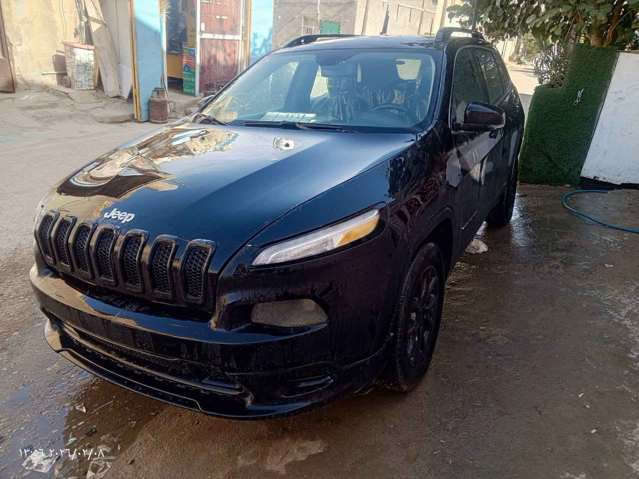 سلام عليكم
جيب بزون موديل 2017
***********
مكينه 6سلندر 
 إلسعر 100 وبيها مجال
