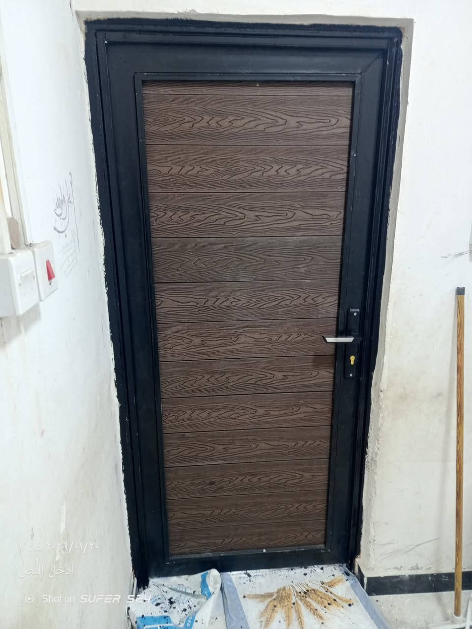 سلام عليكم حداده عامه اجيك لبابك شنو عندك ما عليك بس ان تتصل بكل وقت موجود تفليش سقايف تصليح بيبان شد كيلونات تفصال جميع البيبان ولشبابك ولصب مستعدون لسقايف ولجملونات داخل لبصره أو خارج البصرة ***********
