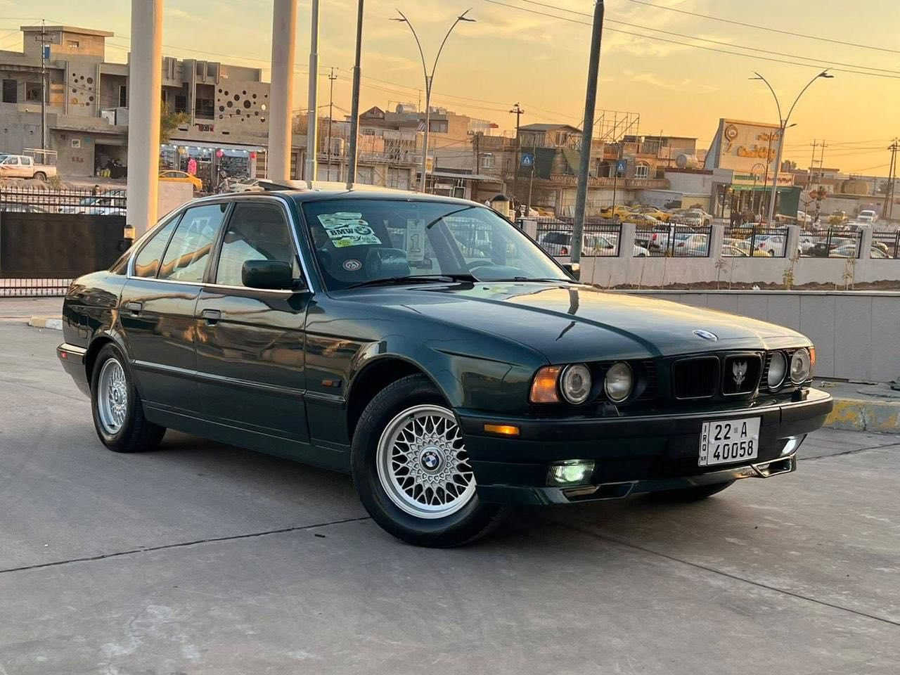 السلام عليكم BMW ٥٢٥ موديل 92 للبيع السيارة كامله من كل شي نقص بس تدفأه معروضه ب 70 وبيهه مجال للستفسار ٠٧٨١ ٧٧٢ ٧٥٧٩
