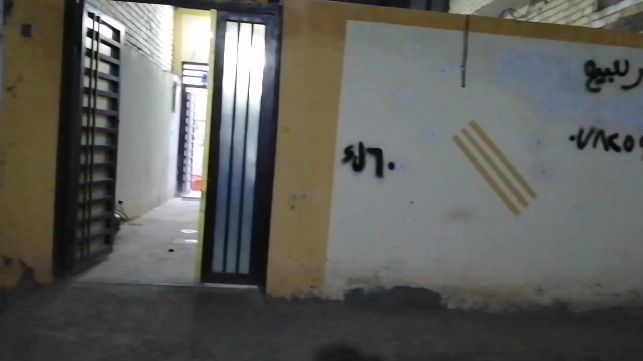 دار مساحته ١٠٠ متر
بناء مطبخ صاله غرفه صحيات منور عدد ٢
بناء بلوك صب كون كريت
شارع الزوار ملحق سكلة الكرعاوي قرب أسواق الميالي
الشارع تبليط ماء كهرباء انترنت
للاستفسار الاتصال على الرقم /***********
