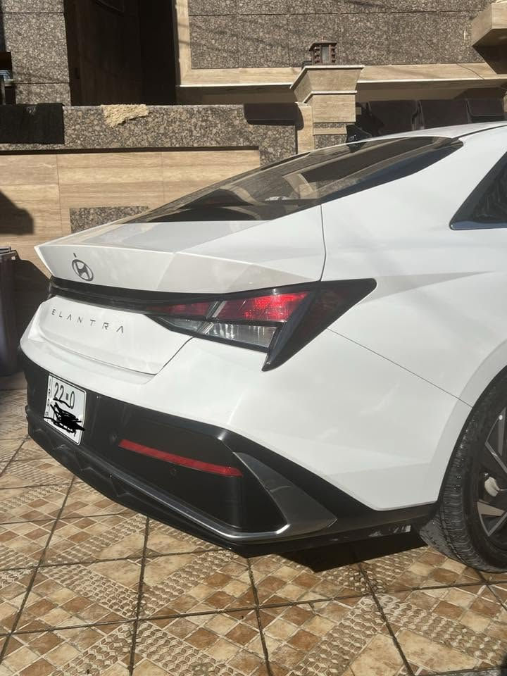 النترا.  2025    رقم أربيل  ماشيه23  مكفوله جديده
المواصفات فوووول      .      محرك 1500 دبل نوزل دوش 
شاشه ديجتال 
بصمه                            جام عل ريمونت اوتو 
كشنات جلد 
هند بريك بصمه         تحويل مباشر ثاني يوم 
اوتو هولد                  
فتحه سقف                 السعر 143 
محرك 1500دبل نوزل                            
حساس لايت 
حساس خلفي بلادي 
حساس أمامي بلادي 
تبريد قطعتين
كاميرا خلفيه بلادي 
جي بي اس
نضام تشغيل الكاميرات 
شاشه  كبيره اصلي ابل كار بلي 
نضام ترحيب مري شفط
نضام مود درايف إيكو وسبورت و عادي
تحكم ستيرن فول 
ويل كب كروم حجم 17
لد امامي نهاري
 شباك نيكل
مانع انزلاق
مانع انحدار 
لايت عدسات زنون 
ايرباكات
جهاز موازنه ABS
سونار بدي كار موجود بيها
للاستفسار الاتصال    
***********

