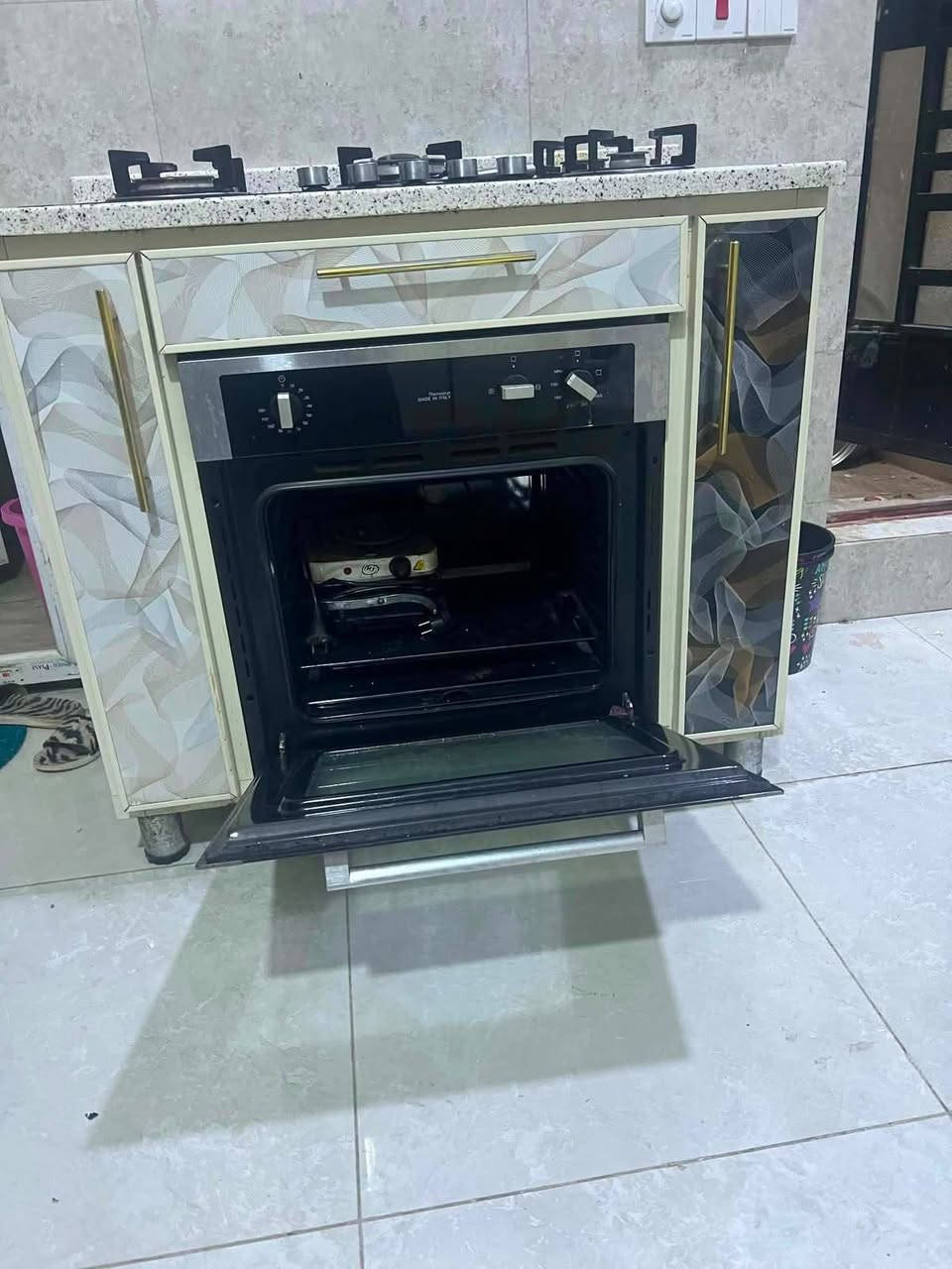 طباخ خمس عيون نضيف ممستخدم سعر خاص عله هاذ رقم ***********
