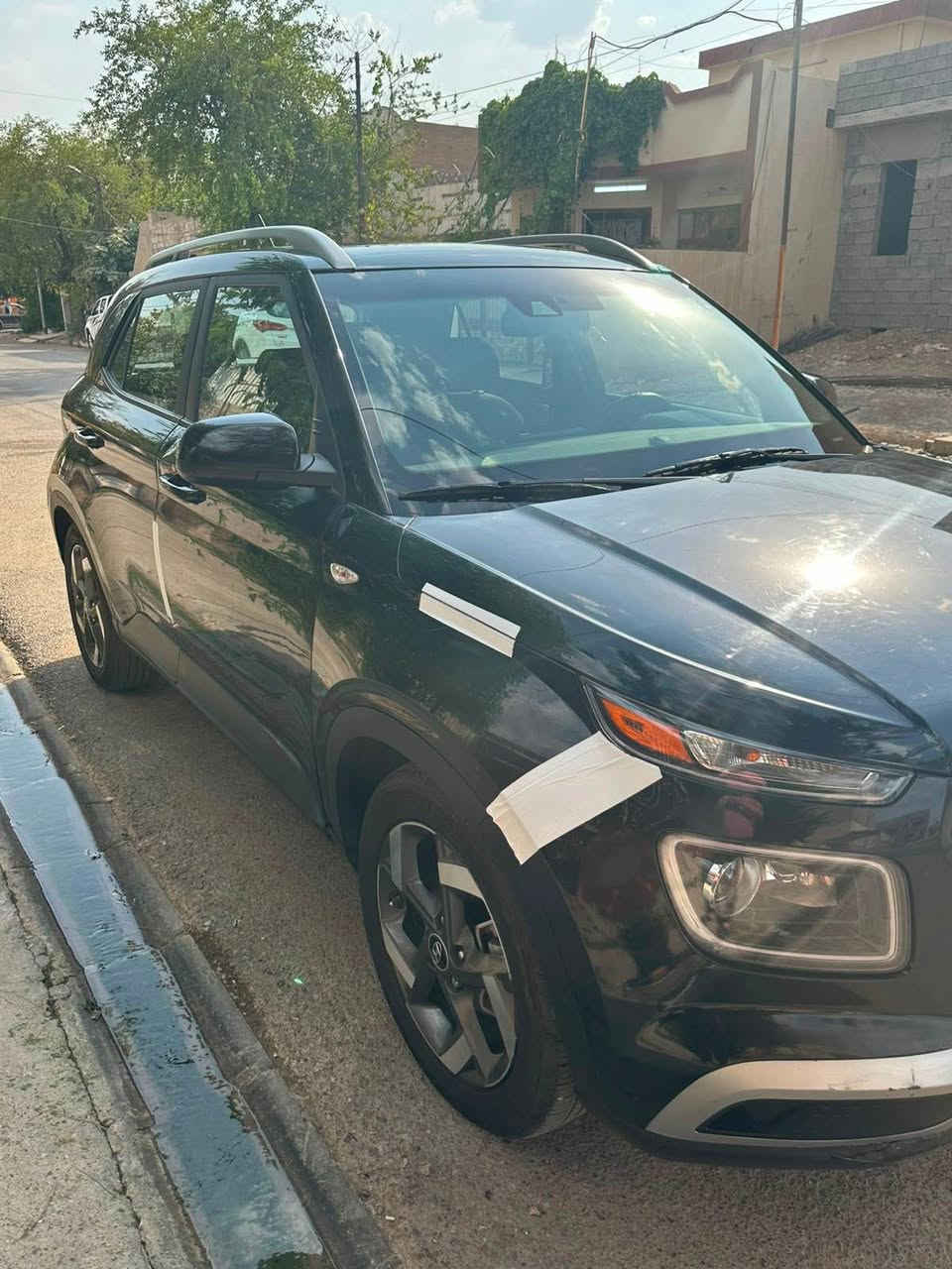 هونداي فينيو 

موديل 2023 

مكينا 1600 
4 سلندر 
مكينا وكير بشرط لا بخار ولا صوت ولا مفتوح 

السياره فوول موصفات عدا البصمه 
سقف سلايد 
حساسات كامل مدار السياره 
حساسات مراية جانبية 
شاشه كبير 
كامرا خلفي 
تسجيل صوت
تسجيل فيديو للمسار
تحكم سترين 
سياقه ذاتيه للمسار 
توقف ذاتي لصدم 

حادث السياره موضح بسونار 

السياره بسمي :

السياره ماشيه 65 الف 
رقم السياره اربيل دولي 
هزه جديد 
سنويه جديد لغاية 2029

سعره : 125 ورقه وبي مجال
السياره موجوده بكركوك

*********** كركوك, العراق
