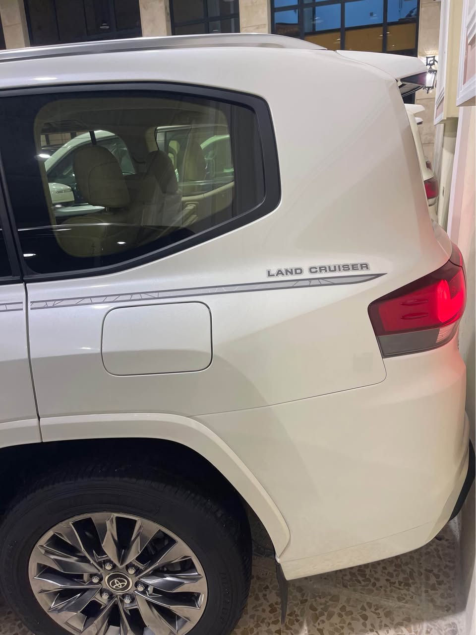 للبيع او مراوس 

تيوتا لاندكروز 2023لمتد SAS 

رقم بغداد انكليزي 

وكالت SAS

كامرات 5

بصمات 5

عداد الكسافه 44km 

كشنات كهرباء 

كشن تبريد 

العنوان معارض النهضه 

الهاتف ***********عبدالله حسين الكرادي 
ترهم بيع او مراوس حسب الاتفاق 
سيارة بيها فقط بيدي ار بسيط باب الصدر بغداد, العراق
