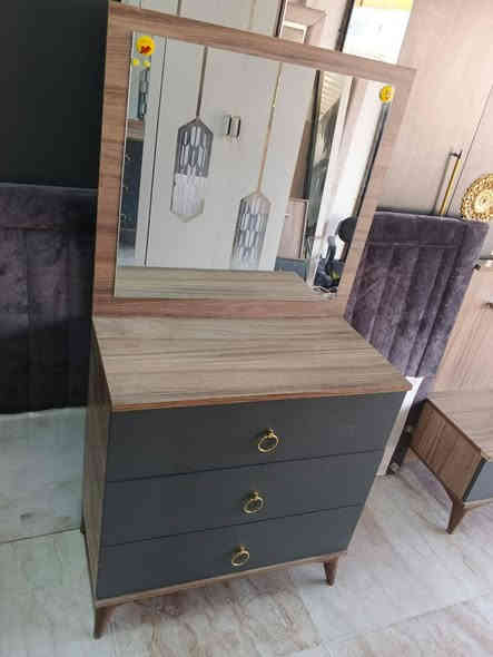 السلام عليكم  زبائنه الكرام👑معرض المصطفى لبيع غرف النوم 🔥التركي ومستعدين لشراء كافه الغرف النوم💯  المستعمله غرف نوم اخو الجديد 5قطع 🗯️ سعر 400الف
🌀مع خدمة الشد والنقل داخل كركوك.  💯مجاني 💁‍♂️
مستعدون بتجهيز اثاث بيت كامل✨ وشراء  اثاث بيت كامل
 العنوان كركوك💥 القادسيه الثانيه شارع ابو وليد للاستفسار اتصال ع رقم /***********
