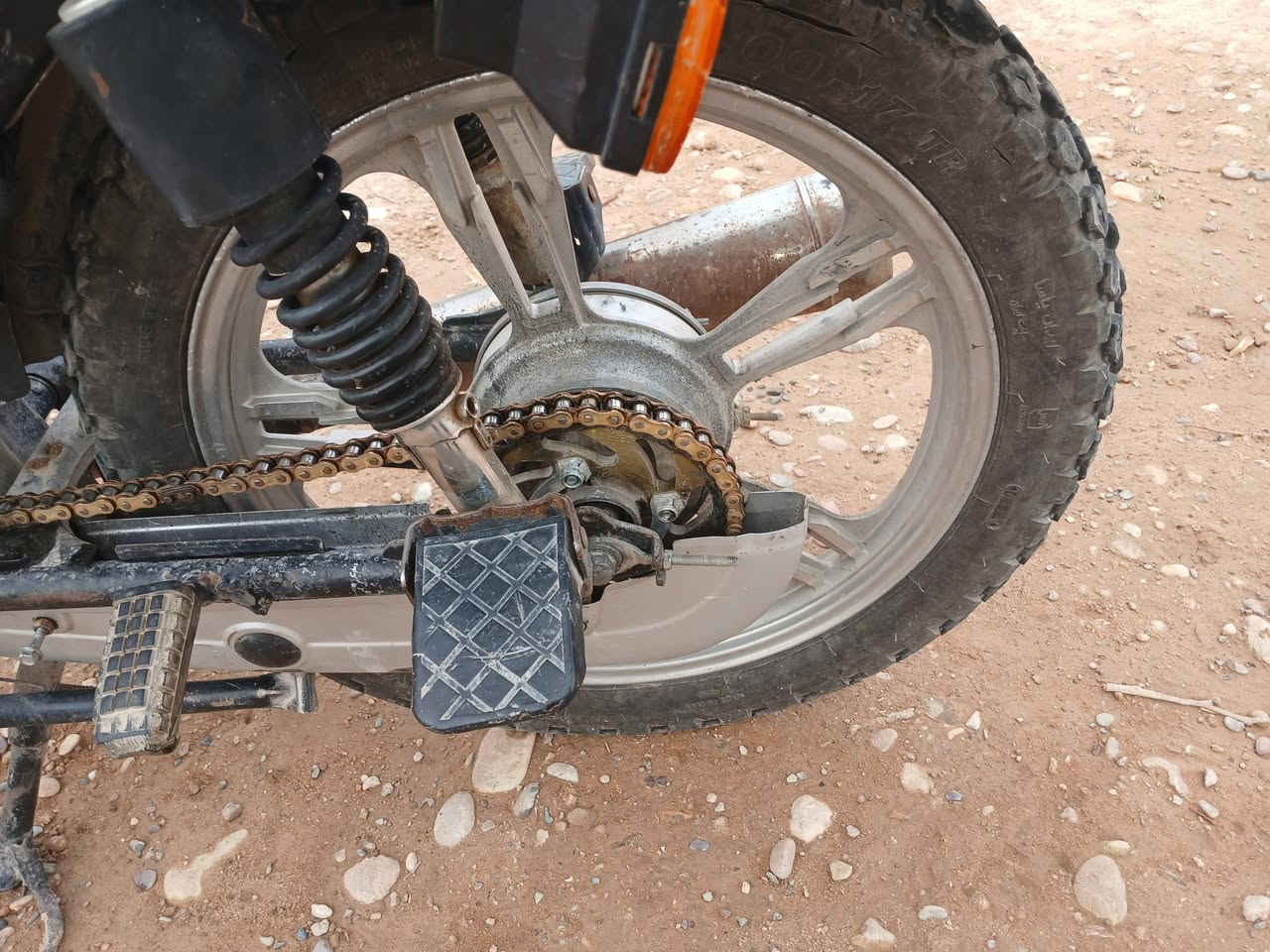 السلام عليكم عندي هاذه سيفان للبيع موديل 20 محرك مفتوح مبدل والفات بس شرط وياله شرط عدله شاصي شرط عدل كهربائيّات كامله نشاط فول نضافه فول جديد بمعنى الكلمه المكان صلاح الدين بيجي الحجاج ملاحظة صالنصه جعره وهاذه رقمي بس واتساب *********** تجي تفحص وتأخذ كامل والسعر خاص
