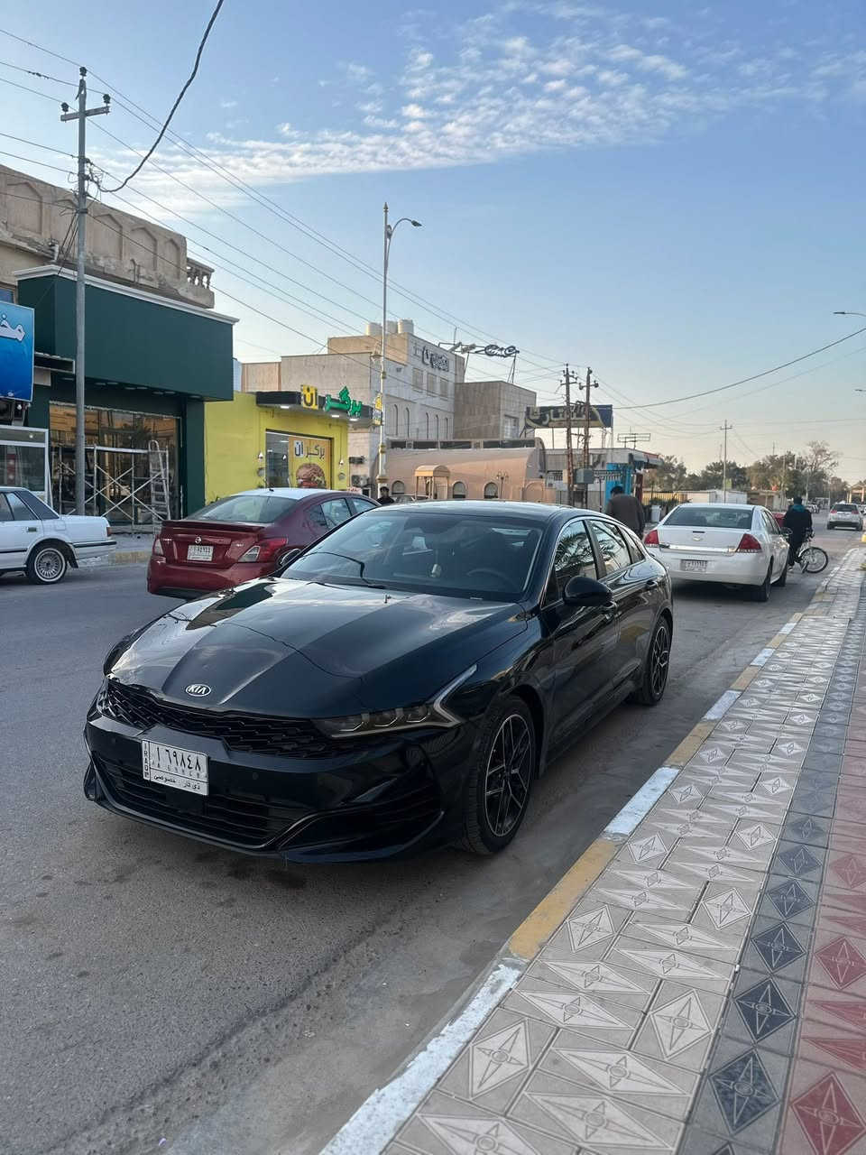 السلام عليكم
الهم صلي على محمد وعلى ال محمد 🧿
كي فايف 2022 معوقين باقيلها سنه
1600T 
مواصفات اعتيادية 
فول تحكمات ستيرن 
قيادة ذاتيه
اربع وضعيات قيادة
حفاض على المسار
مانع انزلاق
شاشة ابل كار بلي + اندرويد اوتو
كروس مثبت سرعة
توقف ذاتي ومانع اصطدام 
رادر امامي 
كامرة اماميه + خلفية

حادث امريكا جاملغ وبنيد تبديل وباب السايق نصه معدل 
وبالعراق صار بيها بارد صغير بالجاملغ الخلفي جه السايق 

سعر 145 وبيها مجال للشراي

الرقم ***********
