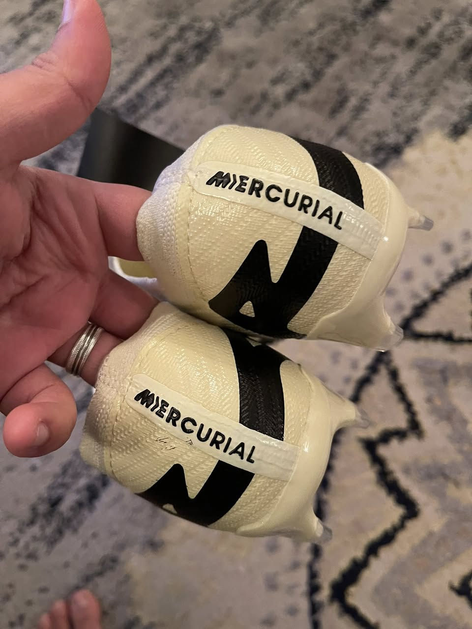 ستد قياس43 قطعه اصليه سعر25 لحد يعامل سعر نهائي


**إذا كنت صاحب هذا الإعلان وتريد حذفه لأي سبب، رجاءا أرسل رسالة إلى الدعم الفني**