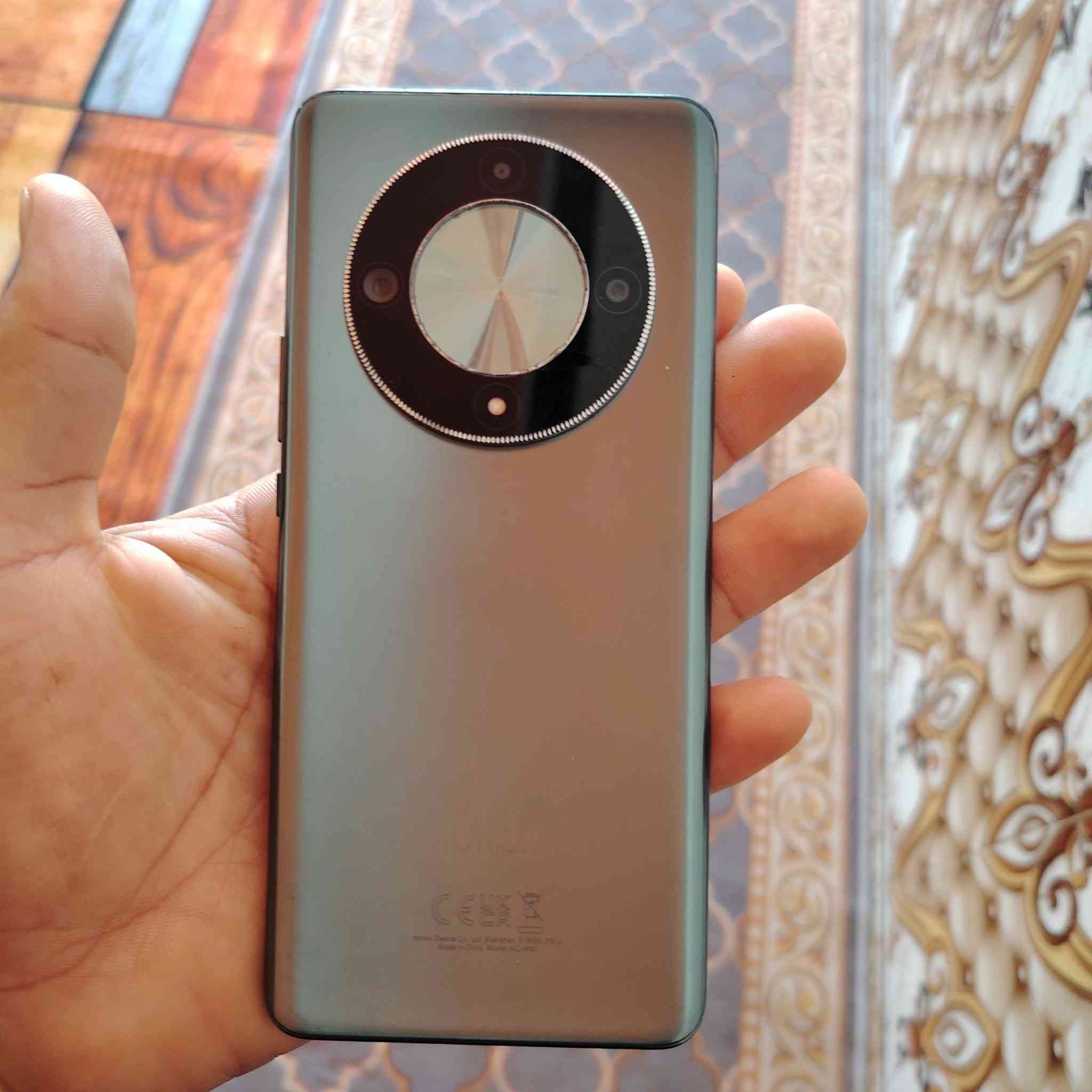 سلام عليكم جهاز هونر اكس 9بي بيه كسر بل زاويه بصيط ذاكره 256عشوئيه 12سعر خاص مكانه  ***********تصل
