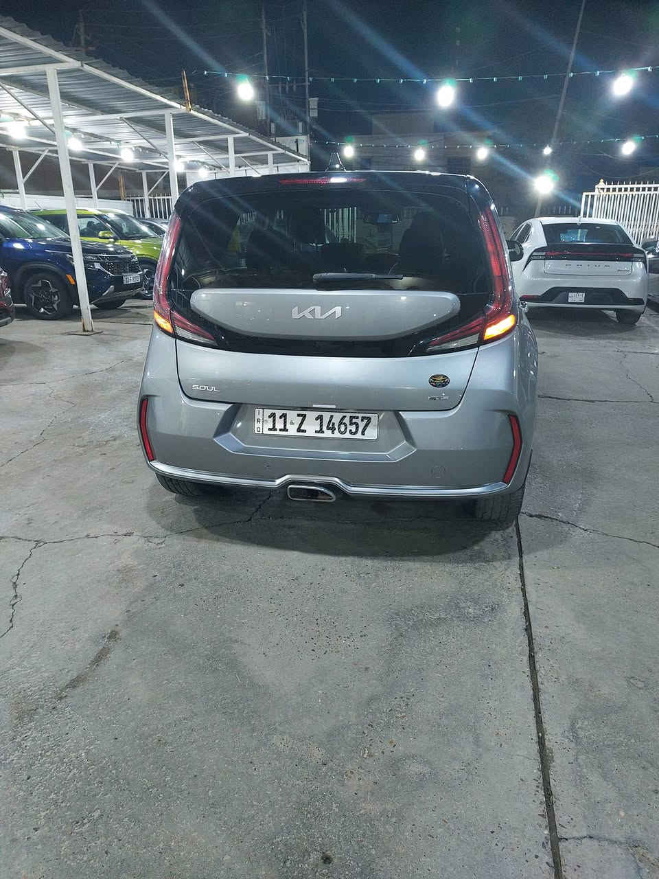 سلام عليكم للبيع كيا صول 2023
فول مواصفات دخول جديد رقم بغداد بأسمي
السياره بدون ايرباك طخه بسيطه موضحه بالصور 
بس بيه ثلات قطع صبغ من امريكا 
السعر 17900$ مجال بسيط 
العنوان بغداد الكريعات معرض القمه
للاستفسار ***********
