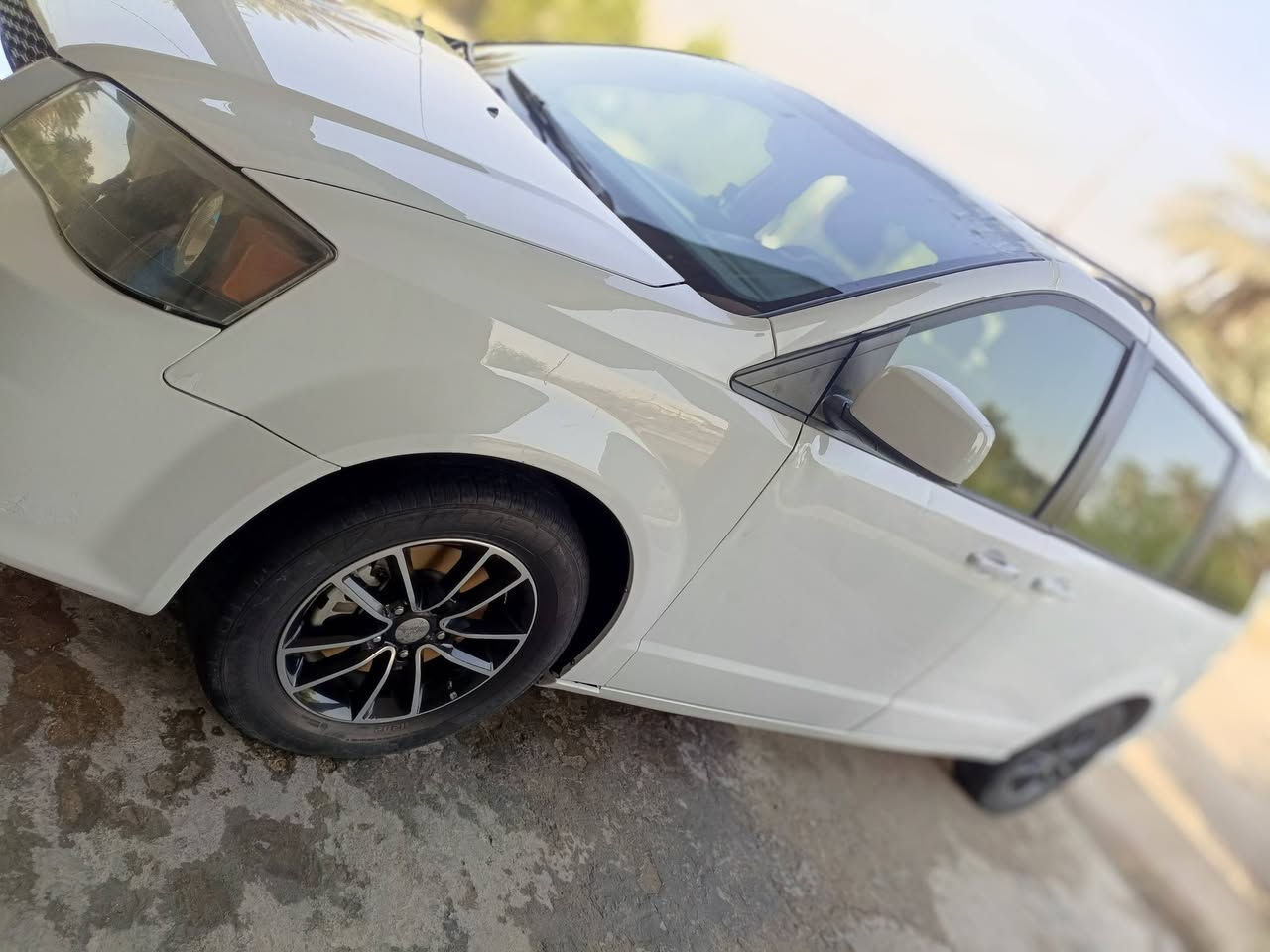 دوج كرفان موديل 2018
✅مواصفات GT
✅بيبان كهرباء 
✅جنطة كهرباء 
✅داخل اسود
✅كشنات جلد 
✅تشغيل عن بعد 
✅شاشة 
✅كاميرة 
✅نضام ECO 
حادث جاملغات وبنيد
ماشي 77 
حدادية تخم تاير جديدة 
گير محرك مكفول 
للاستفسار السعر 165
*********** واتساب
