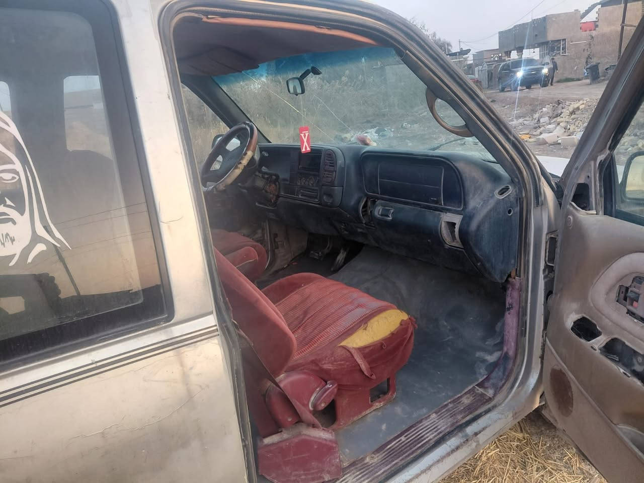 ***********
السلام عليكم ورحمة جمسي موديل 95
السياره تشتغل مكينه دوش للبيع فقط قماره وربع
