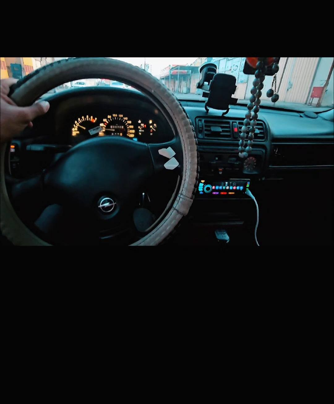 اوبل فكترا موديل 1991 محرك 16 سياره نظيفه صبغ بلادي بدون ضربه كير محرك شرط تدفئه شغال قفل مركزي سنويه جديد لحد 2031 بي بطاقه بانزين سعر 36 شراي يخابر رقم *********** مكان كركوك
