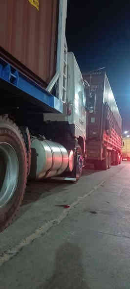 سلام عليكم فولفو للبيع راس وعربانه جديد تخم تاير راس وعربانه رقم الانبار كير ومحرك مكفول سياره جديده وسعرر 180 والي مو شراي لا يتصل ***********
