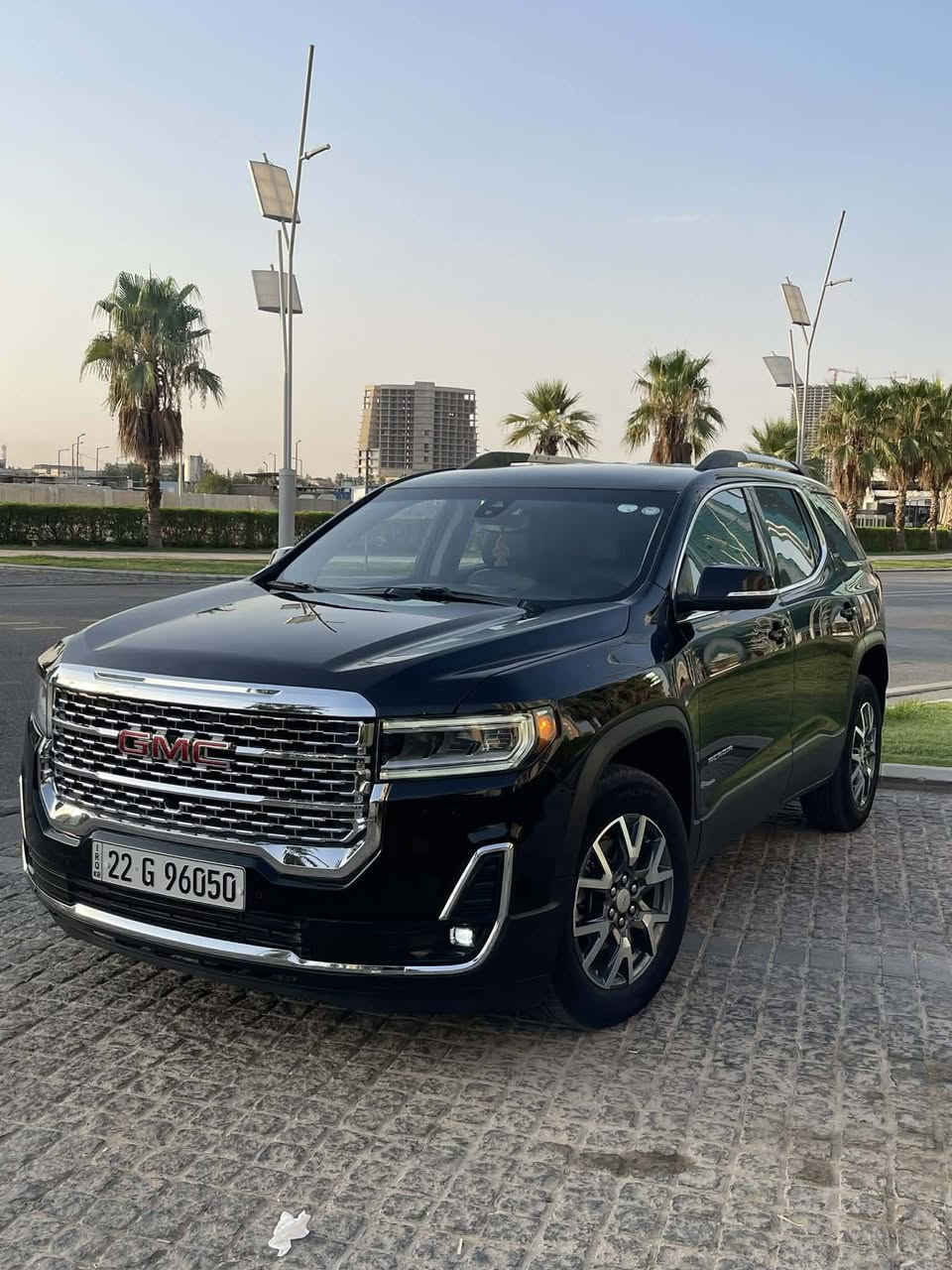 السلام عليكم ورحمة الله وبركاته جمسي اكاديا موديل2023 ماشيه 68 كم محركها 2.0T مواصفات السياره SLT شاشه وكامره وكشنات جلد وكهرباء السياره سبعه راكب ٣ قطع تبريد صندوق كهرباء تشغيل عن بعد وبصمه وبيها ترحيب السياره بأسمي ورقمها اربيل مكانها اربيل السياره حادثها ٣ قطع فقط السعر 200وبيها مجال  رقمي ***********.     ***********
