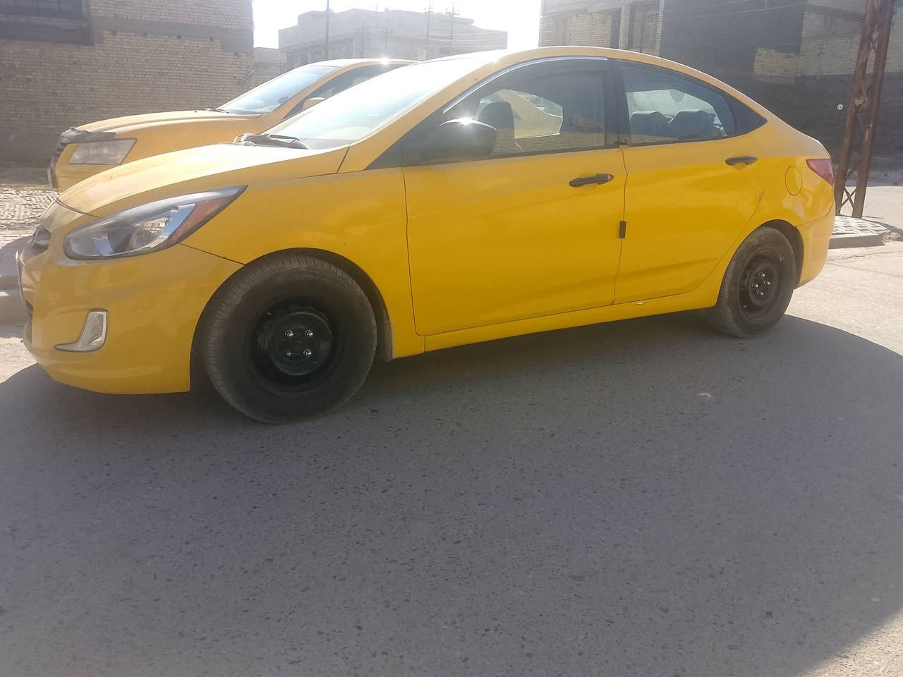 سلام عليكم اخواني سياره اكسنت 16 بسمنه محرك 1600 جيدي اي محرك كير بحاله جيدة صدر امامي خلفي جديد كلشي بالفديو والسونار كدامكم السعر 85 وبيها مجال بصيط الرقم *********** ايهاب ال صگر
