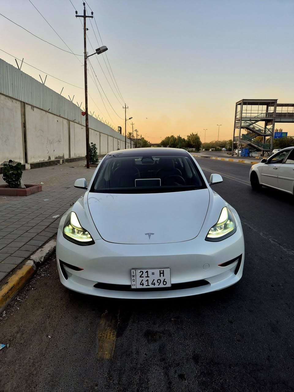 سلام عليكم
تيسلا موديل 3.. 2023 تك ماطور
اونلاين مربوطه على تلفون
ماشيه (22) الف مايل جديدة بعدها
حادثها بابتين تبديل اصلية وصبغ بس جاملغ ( يعني قطعه وحده صبغ)
ايرباك بس برده
سياره جاهزه ولا مسج ولا تحذير 
رقم سليمانية بأسمي
سعرها (163) وبيها مجال بسيط 
***********
(بدون مراوس) فقط بيع
