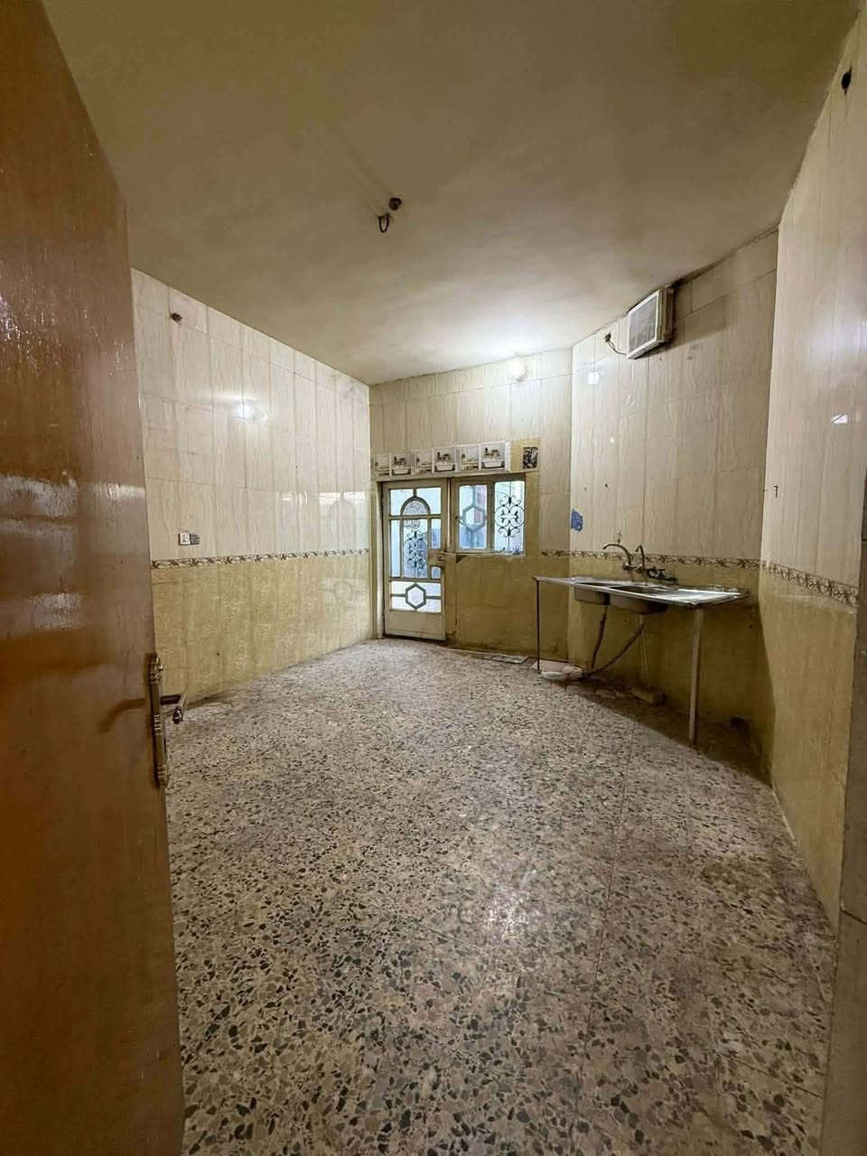 إيجار $ إيجار $🔅 السلام عليكم دار تجاري للأيجار يصلح سكن شركة أو مكتب أو روضة     
طابو صرف بناء نظيف جدا    🔅  🔆 كافة الخدمات 
⚜️ المســــاحة⚜️ 250م مع حديقة امام الدار مساحة 300م        
⚜️ العنــــوان ⚜️ حلة  ابي غرق حي الحسين  سنترع الشارع 

            🔆  الــتـــفـــــاصـيــــل  🔆
طابقين  يحتوي على غرفة نوم عدد6 كليدور صالة مطبخ مجمع صحيات داخلية وخارجية عدد 5 ماطور سخان عدد 2 كهرباء مولدة جاهزة بدون نقص    
🔱الــســعـــر  الإيجار   /// خاص      🔱  

⚜️⚜️⚜️⚜️⚜️⚜️⚜️        
((للاستفســار مراجعـة  # مكتب المستشار للعقارات _والمقــاولات_العامــة
  َنـستـقـبل جـمـيع الـعروض الـعـقاريـه ↪️
بـيع -شـراء - تـعـقيب - إجـازة بـناء - إفـراز- رهـن وكافة الدوانم الزراعية  والقطع والأراضي الزراعية-  ومن لديه دور شقق محال مشتملات للأيجار))
العنــوان : حلة / حي الامام علي الفرع المجاور لمطبعة حي الامام  أو مجاور قصابة  الاخوين   او الاتصال على الارقام.🟡🟡📞📞📞♾
 🔆📞***********
*******+
***********
***********
