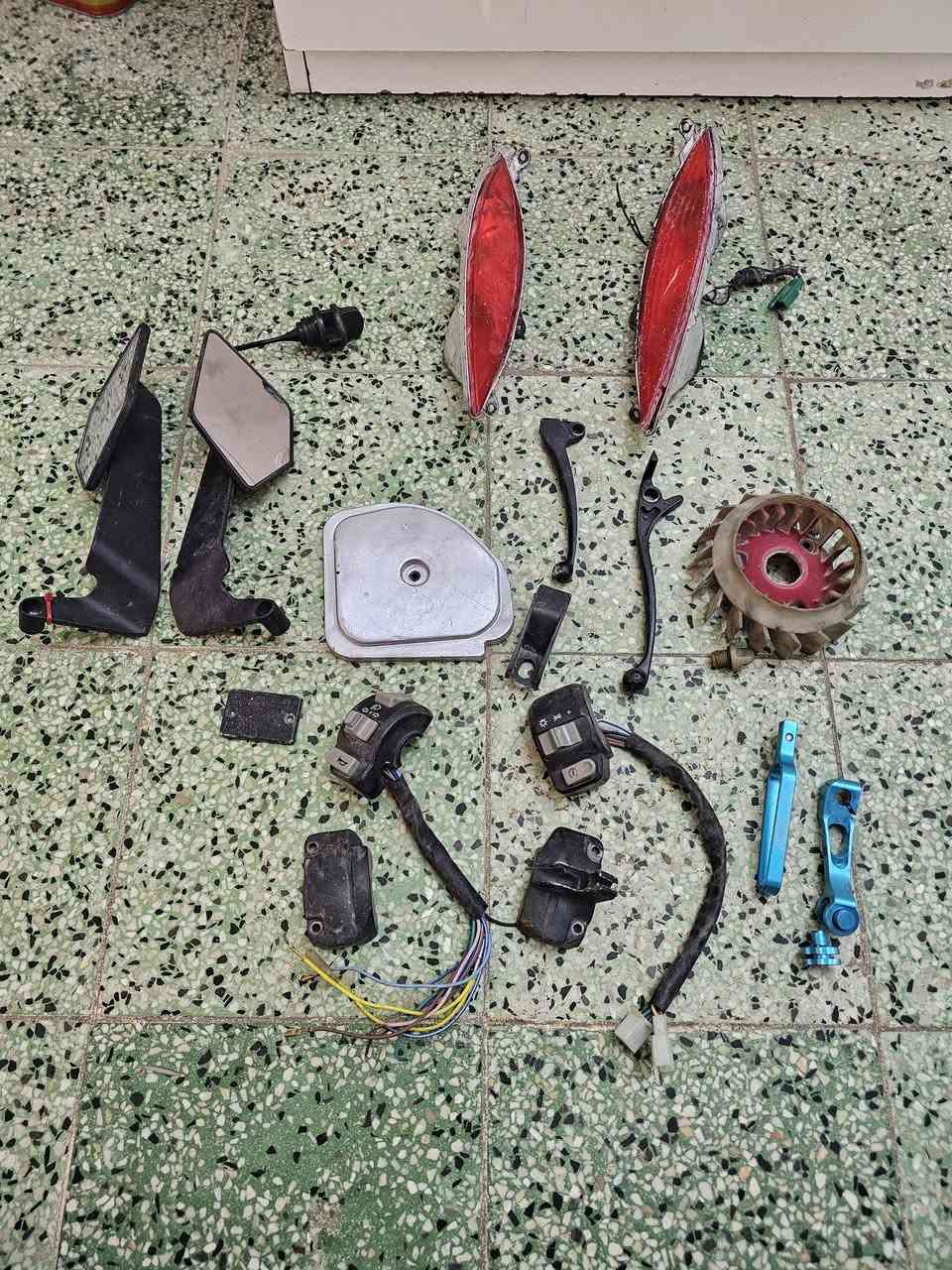 للبيع غراض ماطور ماكس عدله
اصليات مختمه الأغراض عليها تراب هنا نضيفات 
السعر خاص 
رقم ***********
