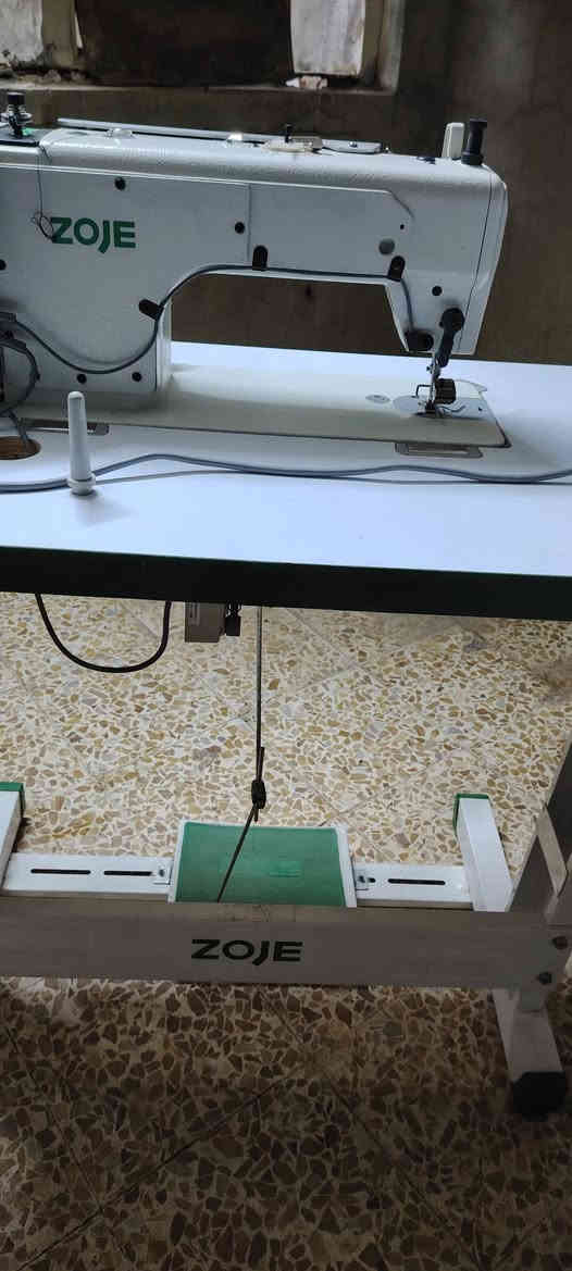 مكينه خياطه للبيع مستعمل شي قليل اخو الجديد السعر على الخاص او الاتصال على الرقم ***********
