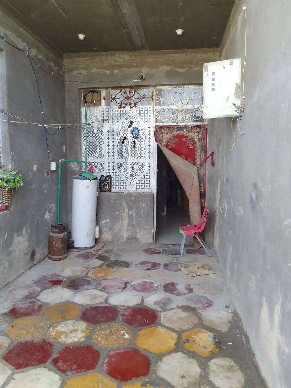 السلام عليكم 
دار للبيع 200متر بالسكان الصناعي حي المهندسين على شارع 13متر نوع العقار طابو صرف رقم العقار 2803 تاريخ البناء 2024 ملاحظه كافت الخدمات من ماء ومجاري وكهرباء قريب على المدارس الصينيه روضه اطفال تفاصيل البناء طابقين كونكريت بناء حديث الطابق الاول ثلاث غرف وصاله ومطبخ وحمام واستقبال الطابق الثاني ثلاث غرف وصاله وحمام ملاحظه بسمي العقار ***********

