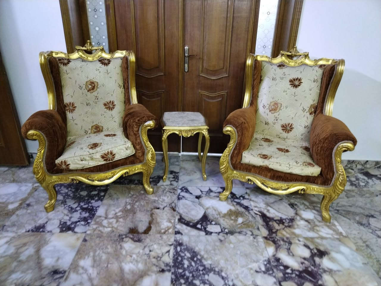 السلام عليكم من رخصة الادمن متوفر طخم قنفات زان مصري + ديوان عراقي شغل درجة أولى للبيع في بغداد التاجي للاستفسار الاتصال على الرقم *********** ابو وسيم
