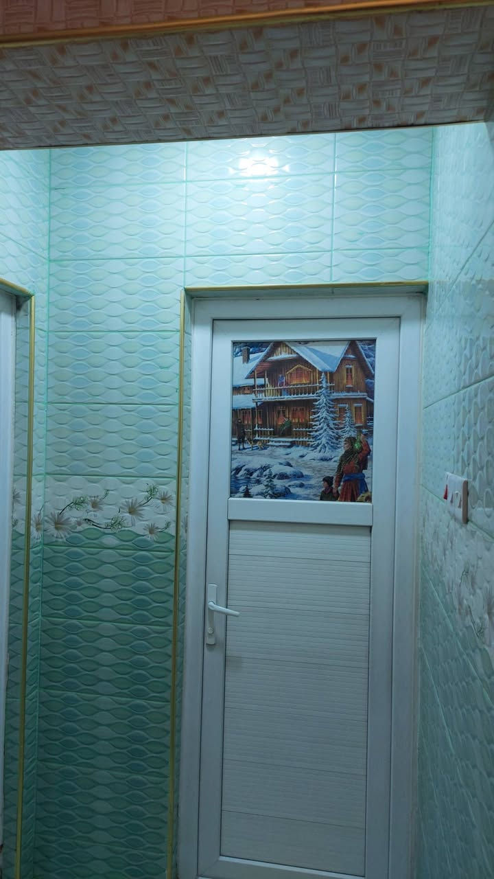 200م للبيع حي المتنبي طابو صرف منطقة 320 على ساحة (متنزه)  بناء حديث طابقين  خمس غرف نوم وصالة عدد 2 وصحيات 3 مكشوفة عدد 2 واستقبال ومطبخ حار وبارد 460 مليون مع مجال قليل للاستفسار ***********
