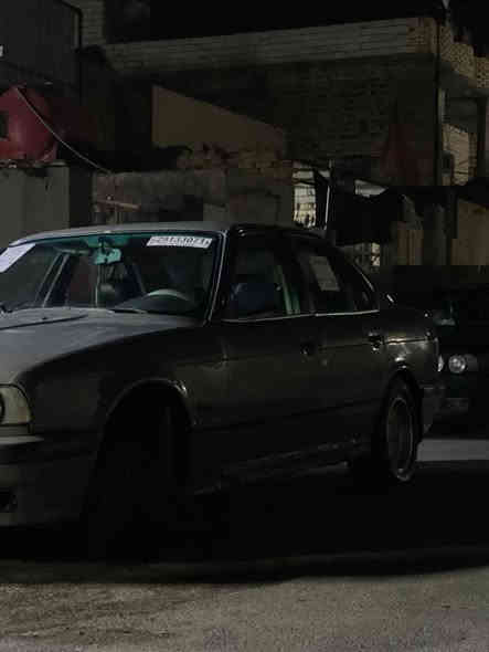 يالله بي ام سياره حلوه نضيفه مانقصه اي شي سياره حلوه مكينه كير اوتماتيك مكينه مسكر مفتوح سياره جاهزه حداديه جديده كير مكينه جديد موديل 90 /(525)سياره كفاله عامه سياره عوزه فقط سايق امأ الباقي كله عله وضع الشركه فولل مكان السياره ميسان المجر الكبير للستفسار اتصال عله الرقم ***********/***********
