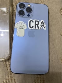 13 برو ماكس ذاكره 256 نضافه 95% بطاريته 96 مبدل فقط ضهر جهاز ممفتوح نض...