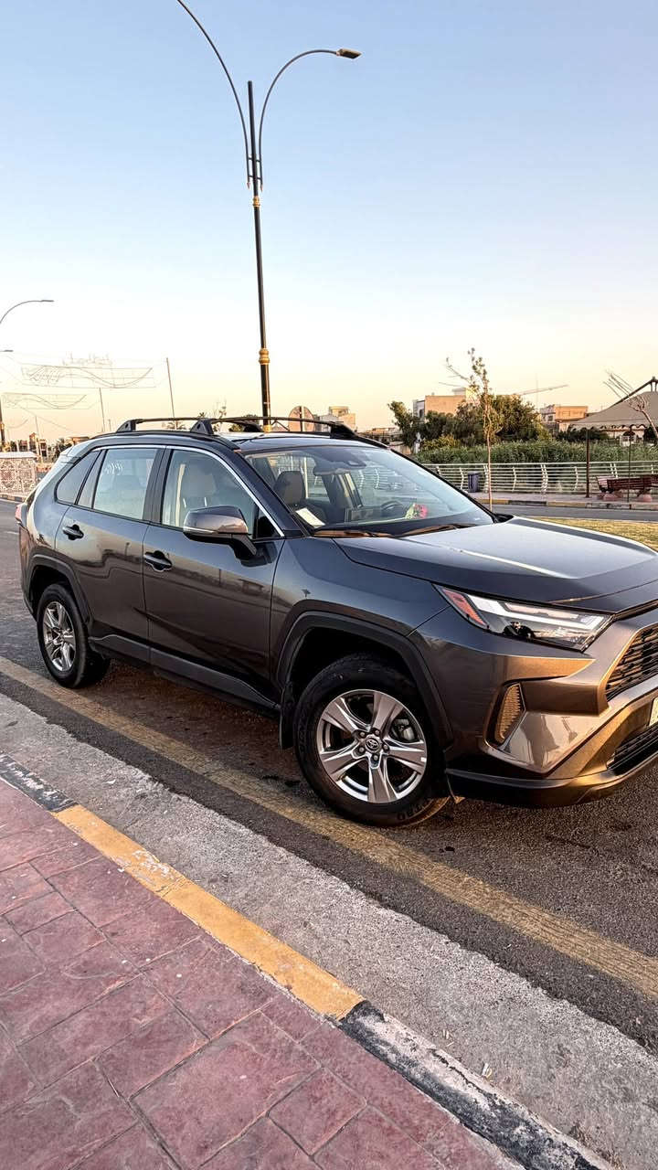 🚙 رافور XLE 2023 | فيراني ملكي
📏 30,000 كم | 📄 هزه 2027 | ⚙️ بنزين (مو هايبرد)

المواصفات 🔰

سلايت روف + شاشه كبيره + ليد أمامي
بصمه تشغيل + أبواب + صندوق + تشغيل عن بعد 
لايت زينون بلادي + كشن كهرباء 
كشنات تدفئة + شاشة ترحيب + عداد ديجيتال + بريك دكمه + نقاط عمياء 

شاشه أعطال + نظام أندرويد + شحن لاسلكي
رادار أمامي + خلفي + كاميرا خلفية
تحديد مسار + توقف ذاتي أمامي +
حساسات إطارات + Auto hold + مانع انزلاق 

كروس سرعه ذكي + مود درايف 3 وضعيات + تحكم ستيرن
سستم سماعات دمام + ويل كب وبقية الامور المعروفه 

🔻الضرر
بدون إيرباك | جاملغ خلفي | باب صندوق خلفي 
📩 للاستفسار : راسلني مباشرة او واتساب (***********)
