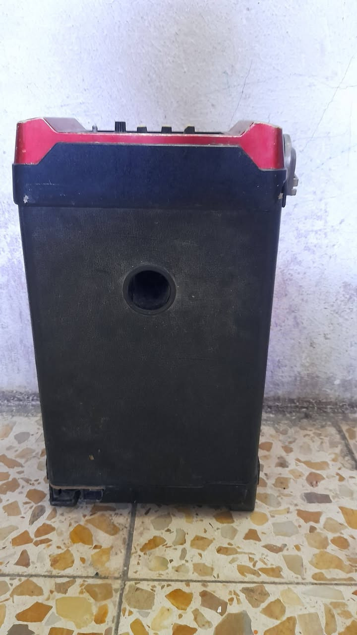 السلام عليكم سماعه للبيع شغاله صوت واضح و عالي كلش وهاي صورها السعر ب 35
المكان بغداد مدينة الصدر الأورفلي


**إذا كنت صاحب هذا الإعلان وتريد حذفه لأي سبب، رجاءا أرسل رسالة إلى الدعم الفني**