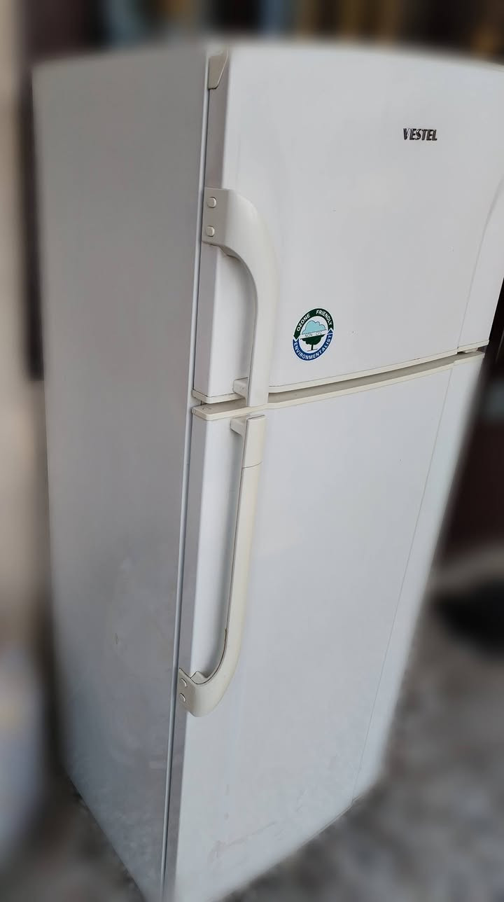 سلام عليكم
ثلاجة نوع VESTEL للبيع
حجم ١٨ مابيها تصليح 
سعرها ٢٠٠ وبيها مجال قليل
مكاني بغداد الغزالية


**إذا كنت صاحب هذا الإعلان وتريد حذفه لأي سبب، رجاءا أرسل رسالة إلى الدعم الفني**