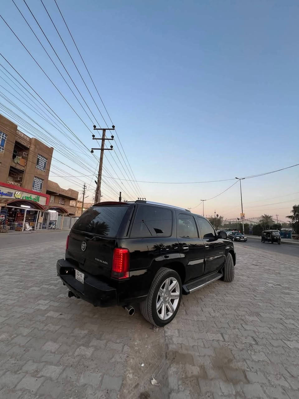 السعر 140 قفل ماكو اختها بالعراق بهالنضافه بلاديه وكلشي شغال بيهه 

كاديلاك اسكاليد  خليجيه 2003 السياره كفاله عامه من صبغ وتبديل 

بتره بلاتينيوم السياره جاهزه وكامله مابيهه مصرف اصوليه اربيل 

تحويل او وكاله مكان السياره بغداد مواصفاتها وتفاصيلهه صور واضحه 

0774 783 9201
