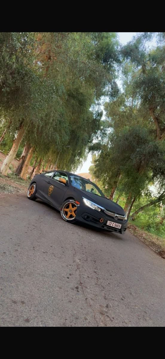 السلام عليكم هوندا سيفك اكورد مرشوش جماليه اسود مات موديل 2017  حادثها بنيد وجاملغ وباب السائق بي معجون بل عراق رقم اربيل تريد تحويل تريد وكاله مكينه 4 سلندر بيع او مراوس السعر 10.000 وبيها مجال   رقم تليفون *********** واتس اب متوفر
