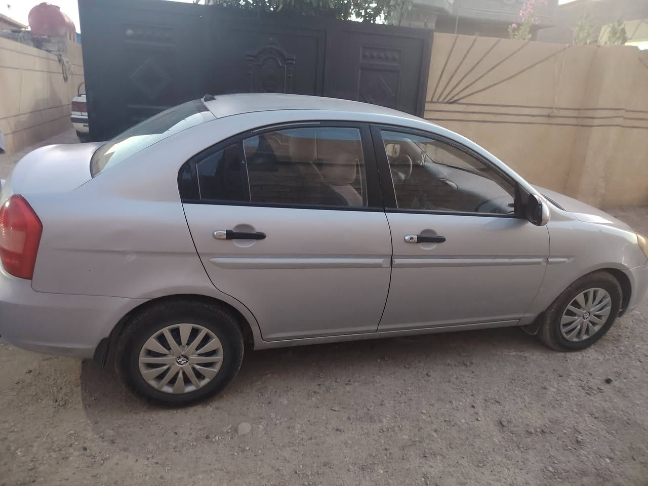 السلام عليكم سيارة البيع اكسنت الموديل ٩كلين محرك ١٦ الاستفسار ***********
