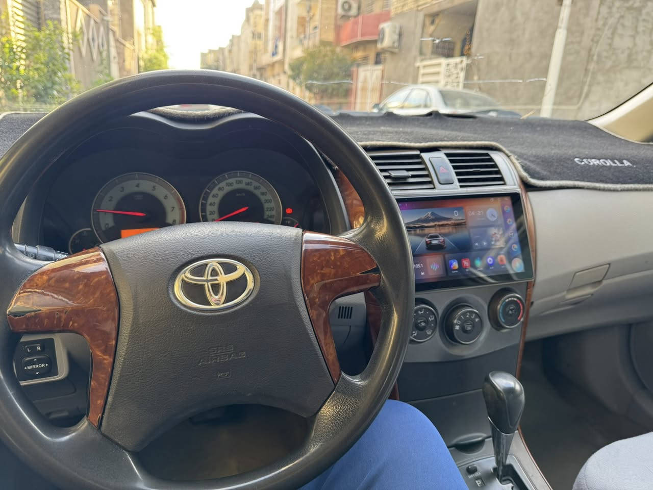 السلامً عليكم  كورولا موديل ٢٠١١ الشركة العامة رقم بغداد الجديد محرك ١٨٠٠ تبريد تدفئة صدر امامي خلفي كله جديد 
شاشة وكامره وكشنات مدوشمة 
بيها فقط الدعاميات صبغ وطخه يم قبق البانزين
السعر ١٢٢ وبيها مجال 
***********
