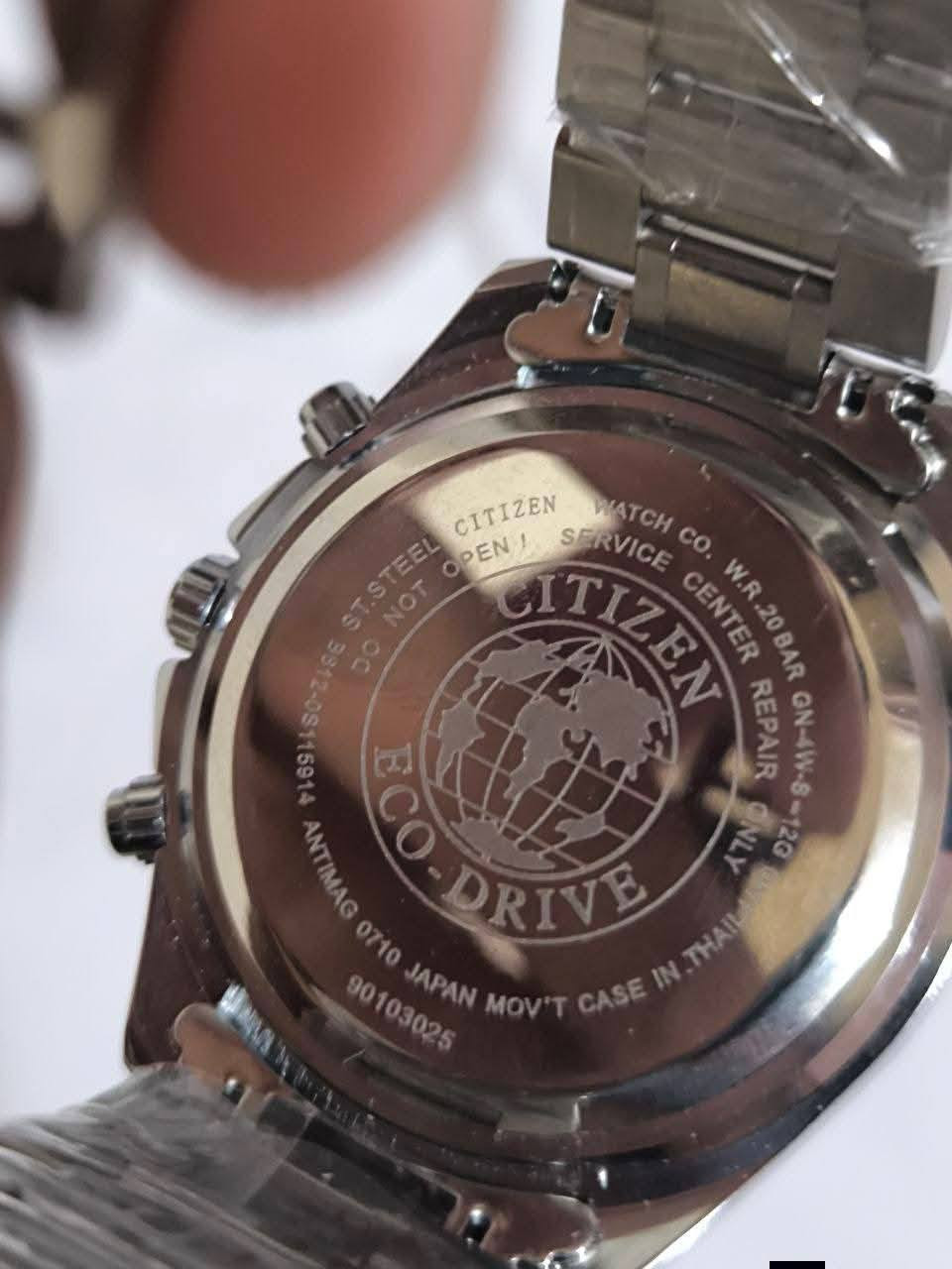 ساعة من ماركة ستزن Stizen  ايكو درايف وارد اوربي DHL
تحفة فنية 
مكينة كوارتز (جميع السناتر شغالة)
مينة ابيض فول لامينوس ارقام واميال  مزوده بمنفذ تاريخ 
نظام الشحن عبر الضوء 
رنك دوار 
سير ستانلس ستيل جودة عاليه 
ساعة وزن ثقيل جدا

السعر :-35 الف ع اول تم 
للحجز والاستفسار مراسلة ***********
