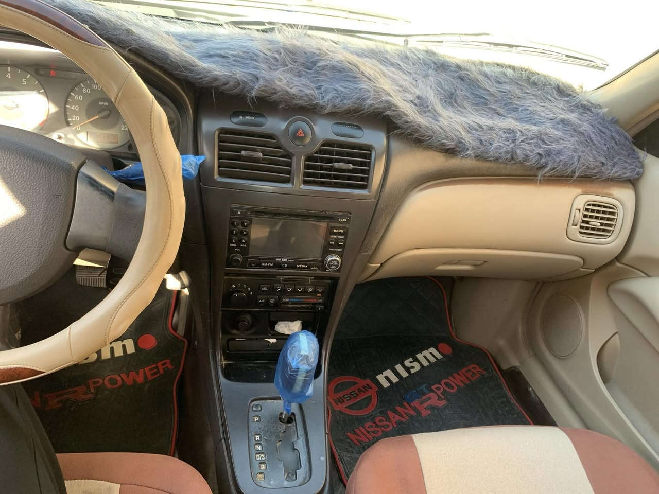 السلام عليكم.
سني موديل ٢٠٠٨ رقم بغداد الجديد مكفوله  من الصبغ گير محرك صدر.
بيها بارد ب مكانات موضحات بالسونار مرفق ويا الصور
السعر ٩٣ وبيها مجال بسيط حگ الجيه
رقم الهاتف : ***********___***********
