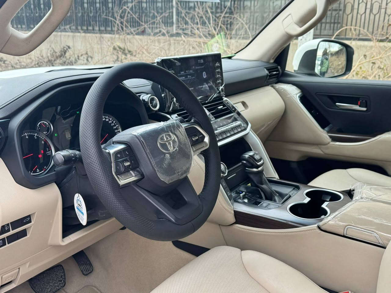 لاند کروزەر 2022 GXRشریکە جیهان دەرەجە یەم 
سێ شاشە ٥٣٠٠٠کم رۆشتوە 
هەتا بڵێی سەیارەکە پاکە هەموو شتی نوێیە 
ده حامى لؤ ده حامى به شه رت 
هچى نيه له سفريه وه يه ك ده سته

نرخ : خاڵێک دابنێ لە کۆمێنت بە تایبەت دێت 📥 

زۆر بە جوان و خاوێنە ماوەتەوە 
سەیارەکە دینار مەسرەفی تێدا نیە 

بۆ زانیاری زیاتر پەیوەندی بکە بە خاوەنی ژ.م: 

***********
