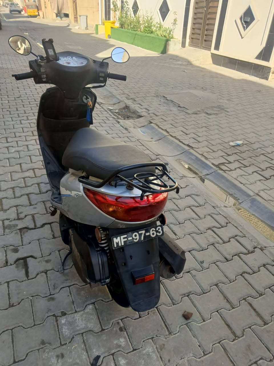 بغبغاء للبيع دراجه صارله سبوع من منزله رمبه جديده بمعنه لكلمه مال جناي سعر مليون وربع وبيه مجال مكان الحريه وتساب ***********
