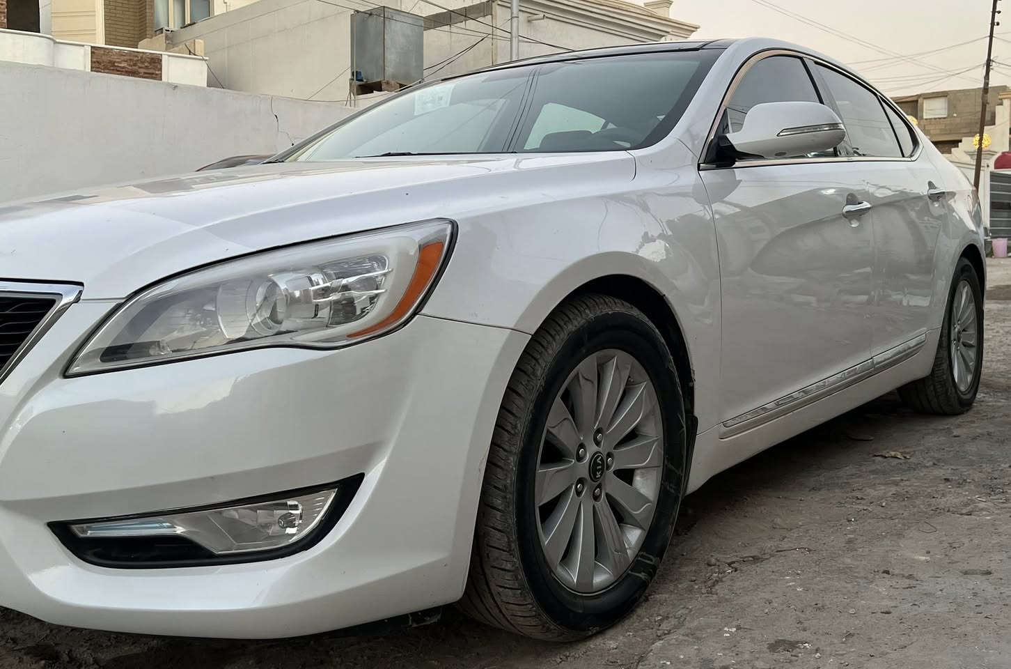 السلام عليكم كادينزا للبيع  موديل 2011 خليجي مكفولة كفالة عامه من الصبغ والضربة
رقم بغداد تحويل ثاني يوم فول مواصفات Vip 1/1 

صدر محرك كير كفالة السيارة بعده جديده بل كارتون 
بمعنى الكلمه ما ناقصه شي جاهزه من كلشي 

العنوان الانبار الرمادي   السعر 119 وبيه مجال

لاستفسار ***********
