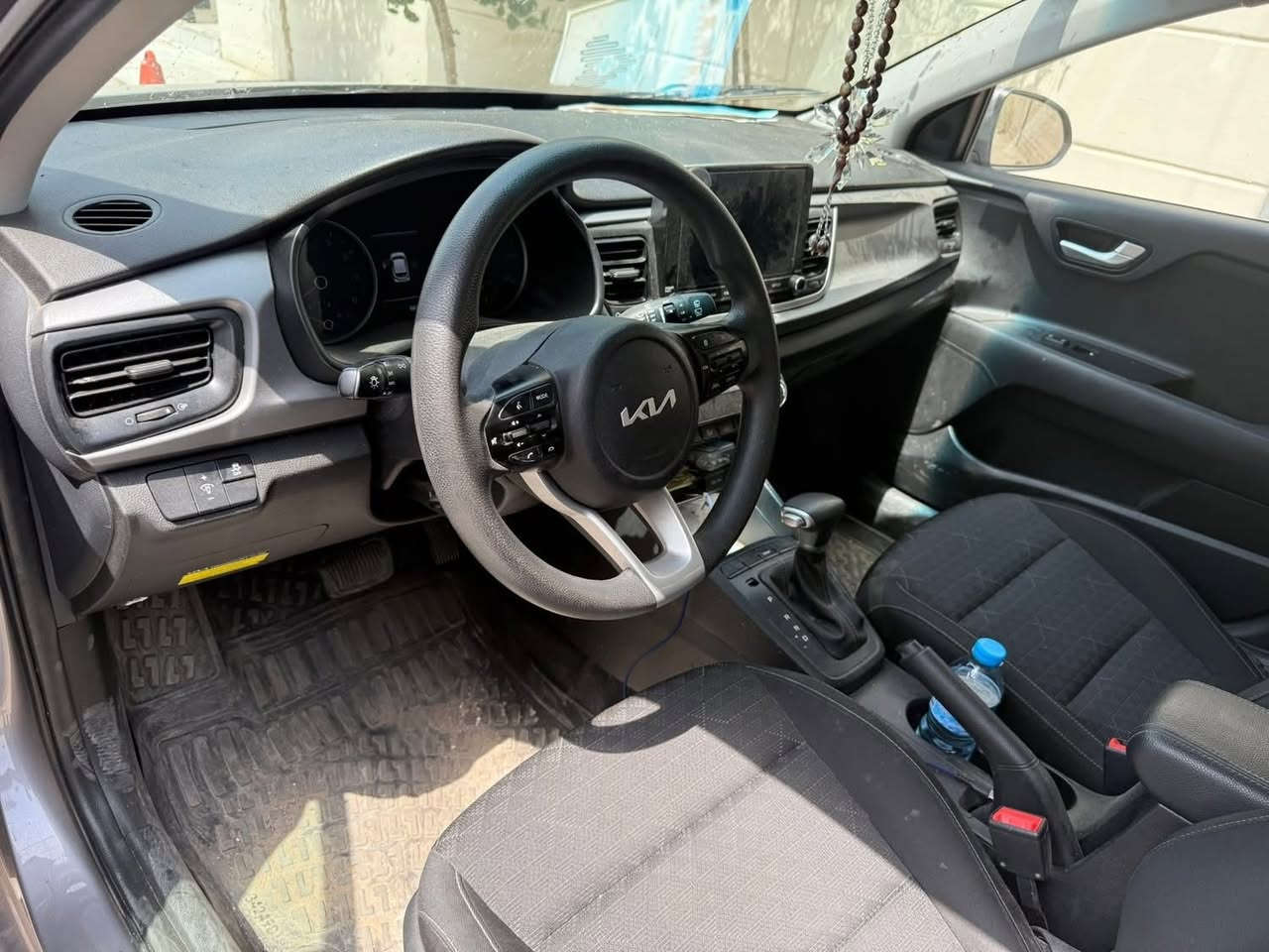 السلام عليكم 
كيا ريو 2023 فئه S 
حاليا ماشيه 71 الف كيلو حقيقي 
محرك 1600 دوش 

رقم الجديد بأسمي 
بنيد بلادي نفس الون شديتلها

راديترات بلاديه + غاز التبريد بلادي + ماء الراديتر بلادي 
السعر 122ورقه وبيها مجال للشراي 
***********
