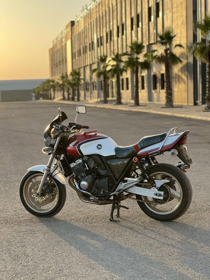 Cb400 مۆدێل 1998
مەکینە کەپسە بێ سبووغە مانتۆرەکە بەس ماشاءاللە دەوێ لە جوانی و قوەت شوێن هەولێر


**إذا كنت صاحب هذا الإعلان وتريد حذفه لأي سبب، رجاءا أرسل رسالة إلى الدعم الفني**