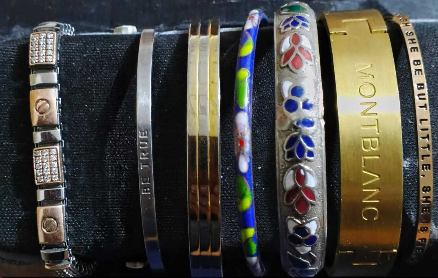 ***********واتساب
