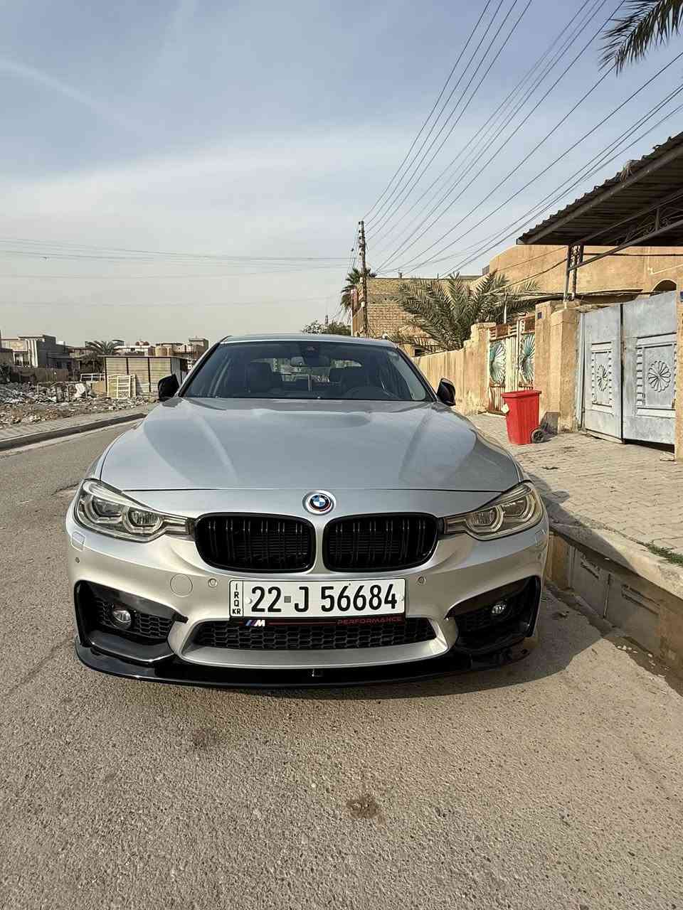 سلام عليكم شباب BMW F30 موديل 2018 فول مواصفات عليه اضافات كلش هواي سيارة جديدة ماشية 106 كم بدي كت m3 تخم ويل m3 اصلي فجوج دركة m السيارة جاهزة للاخير صفر مسج صندوق كهرباء بالرجل يفتح بيه تراي كلش حلو محدثه جاملغين وبنيد m3 حادثه شوية بنيد وشوية جاملغ الدواخل شرط دواخل ماكو ايرباك ماكو رقم اربيل باسمي تحويل شوكت ما تحب هزة ورقم جديد عندك مراوس ماكو مشكلة الماني بس
السعر ١٩٥ ورقة مجاله بسيط مكاني بغداد *********** 
حبايب كلشي اكو بالسوك واشكال اسعار النظافة والجاهزية تحكم ماعندك تعال اخذه بلاش وصلو على محمد وال محمد
