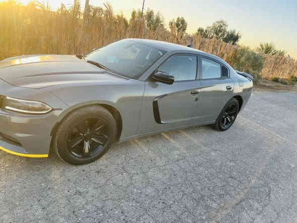 جارجر sxt 2018 

لون اسمنتي مميز 
نص مواصفات 
الضرر خفيف تخريب جاملغ مثل ما موضح بالصور 
وبيها بارد صغير  بالباب الخلفي مال السايق بالعراق
ماشية 99

الرقم بغداد الجديد 
السعر 215 او مراوس
المكان متواجد  ديالى وبغداد

***********
