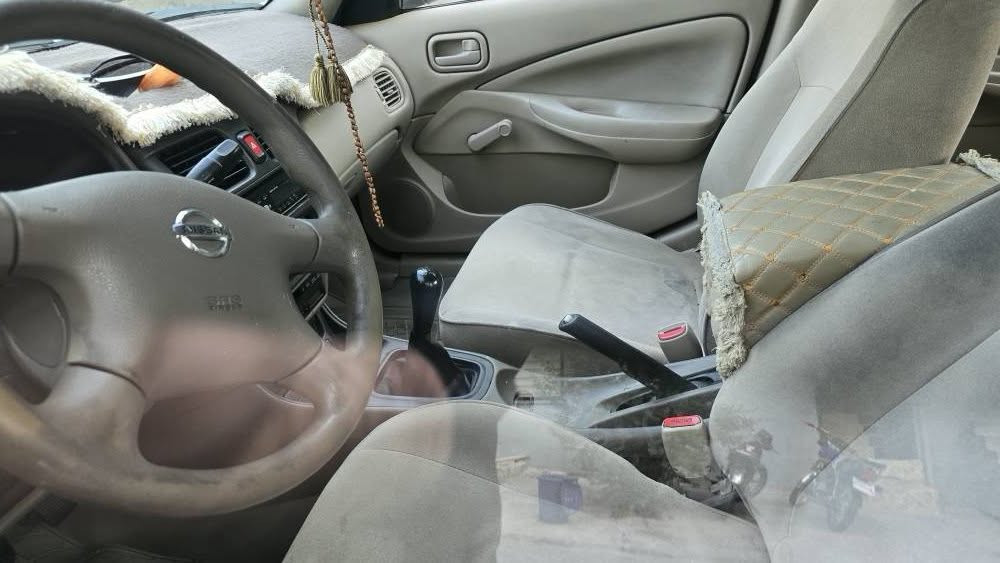 نيسان صني 2009 (ياباني) للبيع
​المواصفات:
​المحرك: 1.6 (المرغوب).
​اللون: أبيض ملكي.
​الداخلية: كشنات ودشبول "بيجي" (أصفر).
​المسافة المقطوعة: 278,000 كم.
​حالة البدن (البودي): صبغ نص باب ونص جاملغ جهة الصدر (الراكب)، وبدون أي ضربة داخلية (بشرط ما داخلة).
​السنوية: منتهية.
​ملاحظات إضافية:
السيارة نظيفة جداً وجاهزة ومنقوصها أي شي، بشرط الفحص (نموذج بالنظافة).
​السعر: 90 ورقة (9,000$) وبيها مجال للشراي.
​العنوان: السليمانية.
​للتواصل والاستفسار:
​***********
​*********** السليمانية, العراق
