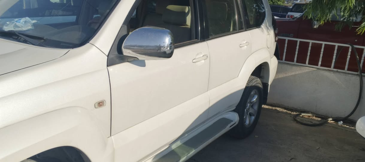السلام عليكم
برادو ٢٠٠٨ محرك سته كير ومحرك بالشرط 
سياره بيها قطعتين بدون دواخل 
سنوية ورقم كله جديد 
مكلف بالنشر اتصل على صاحب السيارة 
***********
***********
