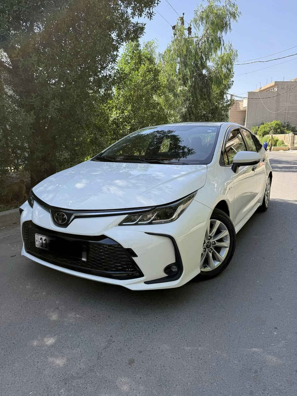 السلام عليكم 
كورولا ٢٠٢٥ شكل الخليجي ماشية ٣٢ الف 
كفالة من الصبغ و التبديل بيها بارد بخشم البنيد 
بدون تبديل حتى الدعامية بلادية بدون دواخل 
و السونار موجود 
السيارة كفالة كير مكينة كهربائيات حدادية شرط جديدة و ترايك مال زيرو 
فول مواصفات عدا المقعد مو كهرباء 
المواصفات 
كشاف + لايت زينون 
اشاير بالمري 
رادار امامي تفاعلي + تحديد مسار 
فتحة سقف سلايد روف 
بصمة دخول + تشغيل 
داخل جلد اسود بلادي شركة 
فول تحكم ستيرن 
شاشة + كامرة خلفية دوارة بلادية 
تبريد قطعتين 
منافذ شحن 
درايف مود 
ايفي مود 
اوتو هولد 
هاند بريك كهرباء 
٤ جام اوتو 
سعر السيارة 148 وبيها مجال بسيط 
العنوان 📍 بغداد الكرادة 
للبيع فقظ بدون اقساط بدون مراوس 
***********
